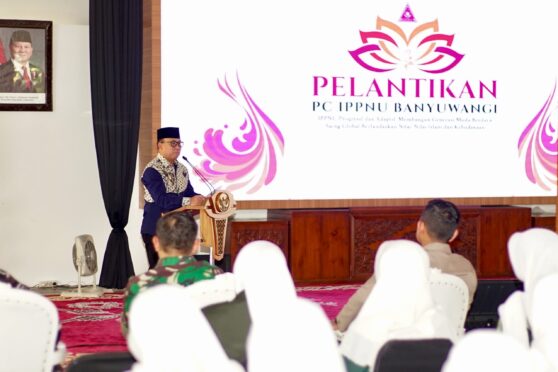 Wakil Bupati Banyuwangi, Ir. H. Mujiono, dalam pelantikan PC IPPNU di Pendopo
