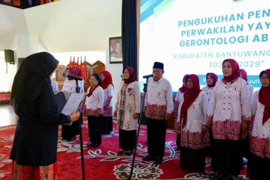 Pemerintah Kabupaten Banyuwangi terus menunjukkan komitmennya dalam mewujudkan pembangunan inklusif, termasuk melalui berbagai program yang berpihak pada lanjut usia