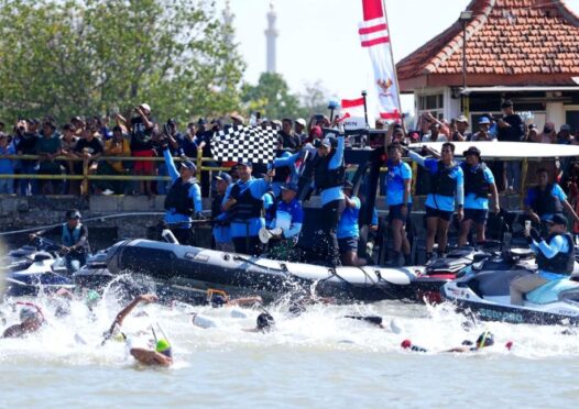 Wakasal Lepas 900 Perenang Fin Swimming Piala Kasal 2025 di Selat Madura