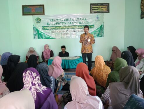 Kemenag Banyuwangi Serahkan SKT ke 71 Majelis Taklim Gambiran