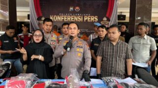 Kapolres Lumajang Gelar Konferensi Pers Penangkapan 3 oknum LSM Peras Kepala Desa
