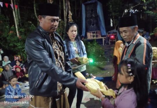 Warga Desa Tunjung Gelar Renungan Malam dan Doa Bersama