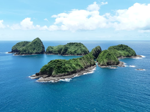 Pemandangan gugusan pulau di Pulau Bedil Banyuwangi