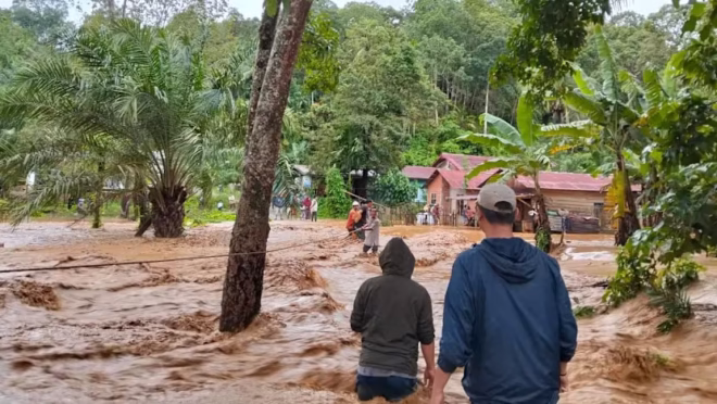 Kerusakan akibat banjir dan longsor di berbagai wilayah Sumatera Utara