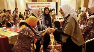 Bupati Banyuwangi Ipuk Fiestiandani hadir di Rakerda Perpamsi Jatim 2025 di Banyuwangi