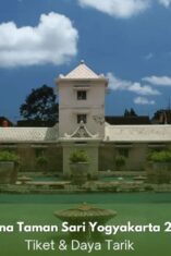 Kolam utama Taman Sari Yogyakarta yang dipenuhi wisatawan pada 2025