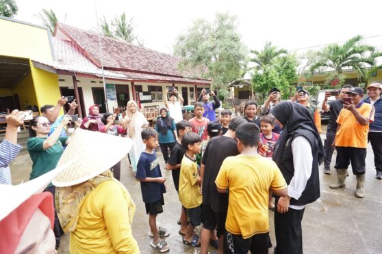 Bupati Ipuk Tinjau Banjir & Longsor di Dua Kecamatan