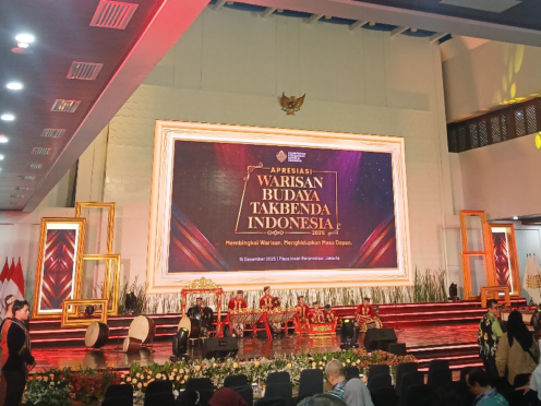 Penampilan Angklung Banyuwangi pada Malam Apresiasi WBTb Indonesia 2025