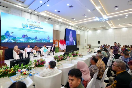 Penghargaan Bappenas untuk upaya Banyuwangi mempopulerkan Geopark Ijen.