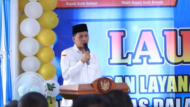 Bupati Aceh Selatan Mirwan M.S meminta maaf lewat video di Instagram usai umrah tanpa izin.