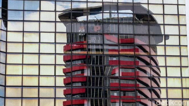 Gedung KPK terkait penghentian penyidikan kasus tambang Konawe Utara