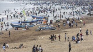 Kepadatan lalu lintas jalur wisata Jawa Barat saat libur Nataru