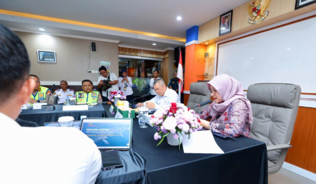 Menteri Perhubungan memimpin rakor kesiapan Nataru di Pelabuhan Ketapang Banyuwangi.