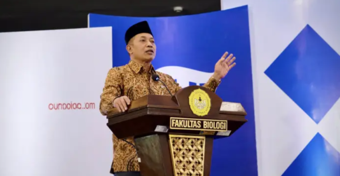 Menteri Koperasi dan Bupati Banyuwangi menandatangani nota kesepakatan Koperasi Merah Putih