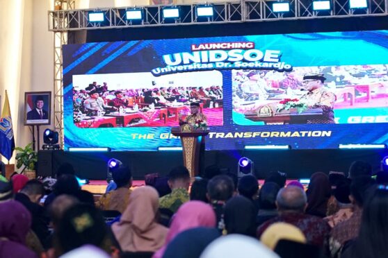 Peresmian Universitas Doktor Soekardjo Banyuwangi oleh Wakil Bupati Mujiono.