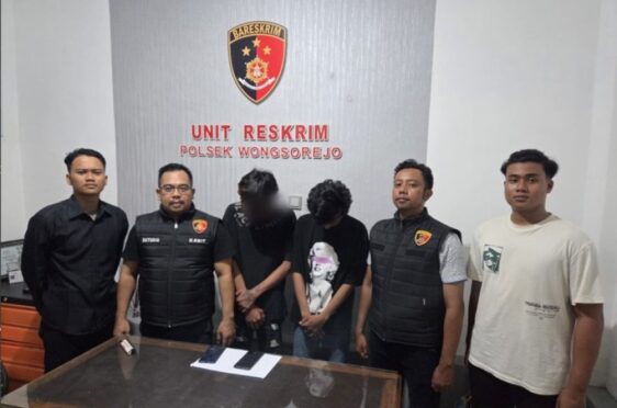 Polisi mengamankan dua remaja pelaku judi online di Wongsorejo Banyuwangi
