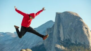 Ramalan zodiak hari ini 10 Desember 2025 untuk 12 zodiak.