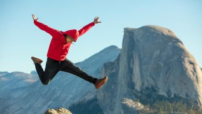 Ramalan zodiak hari ini 10 Desember 2025 untuk 12 zodiak.