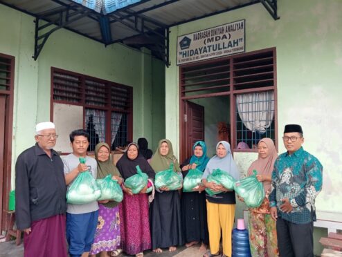 UPZ Kemenag Kota Medan menyalurkan bantuan kepada warga terdampak banjir