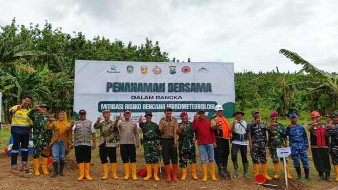 Penanaman pohon di Pesanggaran Banyuwangi