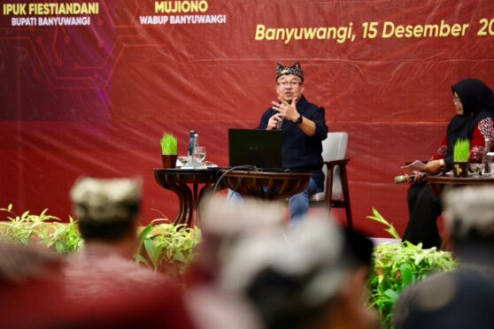 Prof Rhenald Kasali memberikan materi capacity building ASN di Banyuwangi.
