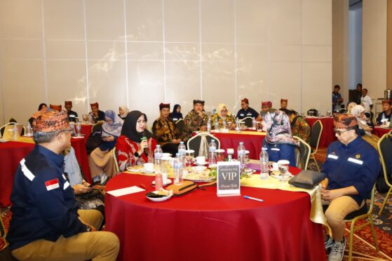 Bupati Banyuwangi Ipuk Fiestiandani menjadi pembicara Raker SKK Migas