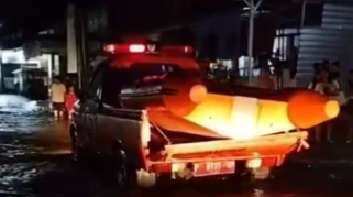 Banjir akibat hujan deras merendam permukiman warga di Banyuwangi