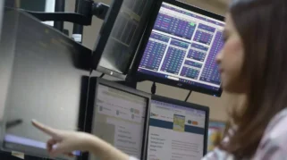 Pergerakan saham ASII dan UNTR di bursa