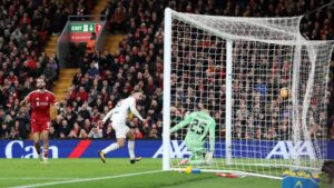 Blunder Szoboszlai saat Liverpool vs Barnsley