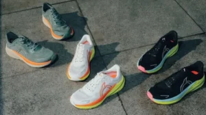 : Sepatu lari Ortuseight dengan bantalan empuk