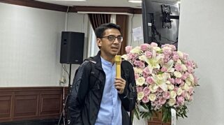 Guru Besar UGM Zainal Arifin Mochtar mengungkap teror telepon