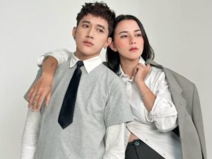 Persahabatan Dahlia Poland dan Dicky SMASH tetap terjaga erat sejak membintangi Ganteng-Ganteng Serigala, dengan kedekatan yang mereka sebut layaknya saudara kandung.