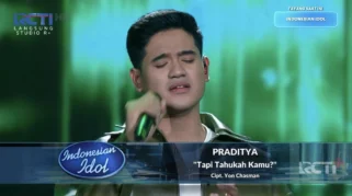 Praditya tampil di Live Showcase Indonesian Idol Season XIV