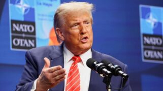 Trump siapkan militer rebut Greenland dan picu ketegangan NATO