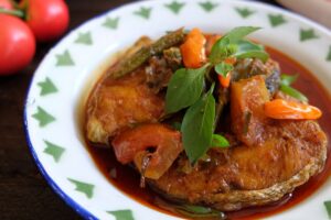 Asam Padeh Ikan tongkol kuah merah pedas khas Minang