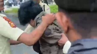 Ilustrasi garis polisi di area kampus