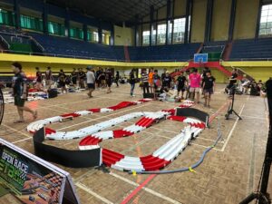 Peserta Mini 4WD STB Up Class berlaga di GOR Tawangalun Banyuwangi