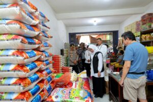 Pengecekan stok beras dan BBM di Banyuwangi menjelang Ramadan