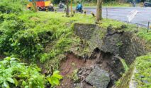 Jalan amblas di Jalur Gumitir KM 236 Banyuwangi