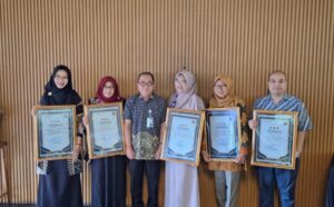 Penyerahan penghargaan BPJS Kesehatan kepada rumah sakit di Banyuwangi