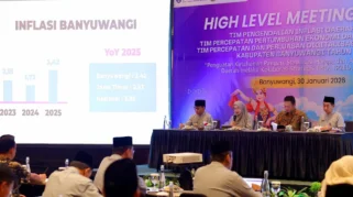 Bupati Banyuwangi memimpin rapat pengendalian inflasi daerah