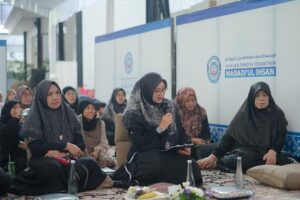 Jamaah Dan Bupati Banyuwangi Ipuk memadati Pondok Pesantren Mabadiul Ihsan Karangdoro saat Haul ke-14 KH Achmad Musayyidi