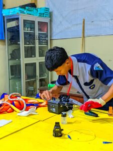 Siswa SMK Muhammadiyah 4 Glenmore mengikuti UKK TJKT