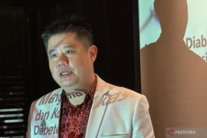 Ilustrasi pemeriksaan gula darah pada pasien diabetes melitus