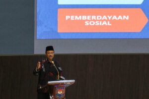 menteri sosial saifullah yusuf memberikan paparan dalam sosialisasi piloting digitalisasi bantuan sosial