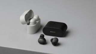 Sony WF-1000XM6 true wireless earbuds warna hitam dan silver
