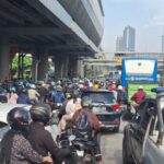 Kepadatan Lalin di Flyover Pancoran Hambat Transjakarta: Rute Dialihkan