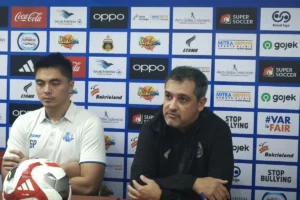 pelatih Arema FC Marcos Santos saat pertandingan
