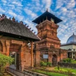 5 Fakta Menarik Masjid Menara Kudus, Ikon Islam dengan Sentuhan Hindu