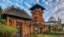 5 Fakta Menarik Masjid Menara Kudus, Ikon Islam dengan Sentuhan Hindu